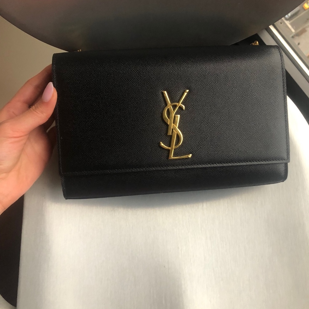 KATE MEDIUM IN GRAIN DE POUDRE EMBOSSED LEATHER